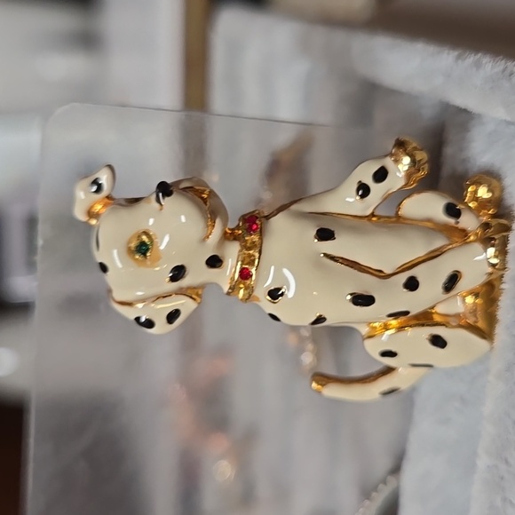 Vintage Enamel Dog Brooch - Cream and Gold Tone - Picture 9 of 17